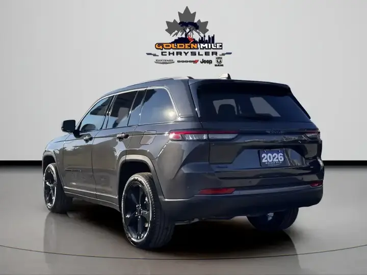 Jeep Grand Cherokee 2026 photo 2