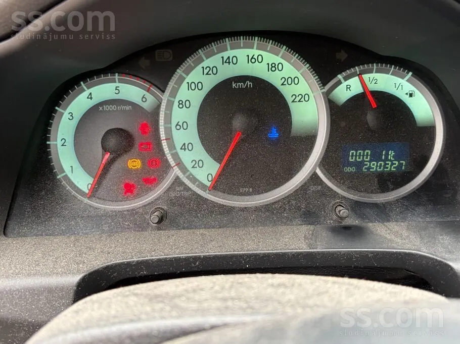 Toyota Corolla Verso 2005 photo 5