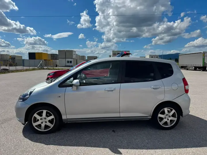 Honda Jazz 2006 photo 2