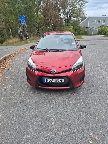 Toyota Yaris 2013 photo 3