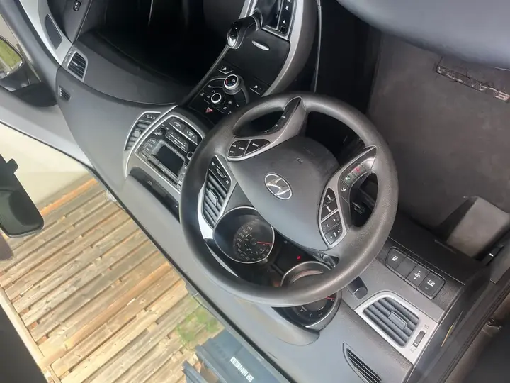 Hyundai Elantra 2015 photo 5