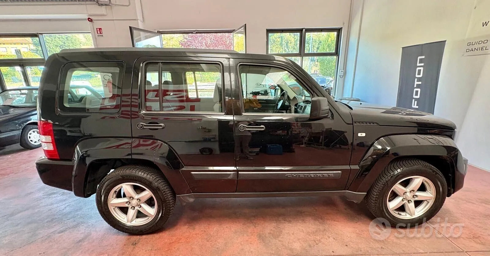 Jeep Cherokee 2009 photo 3