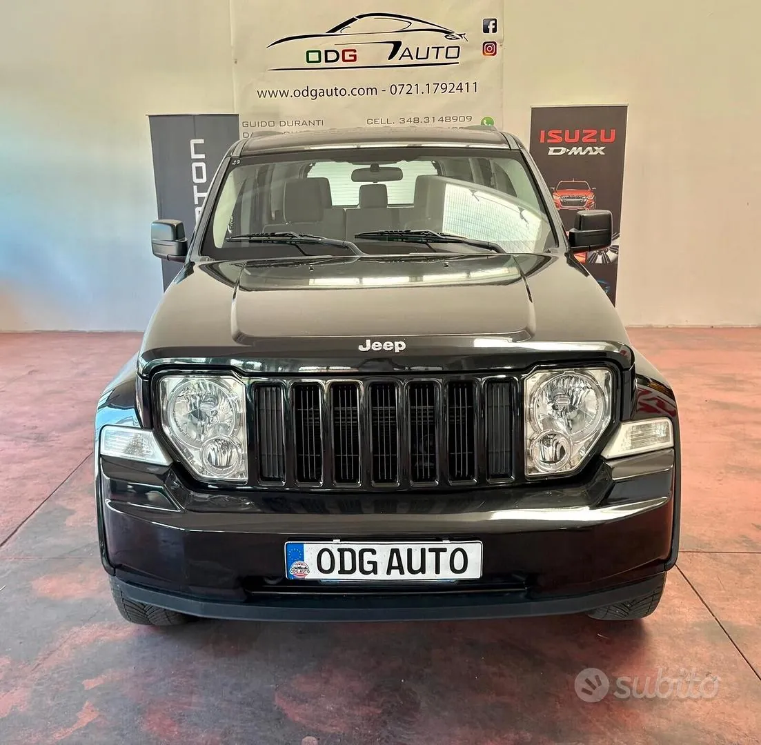 Jeep Cherokee 2009 photo 2