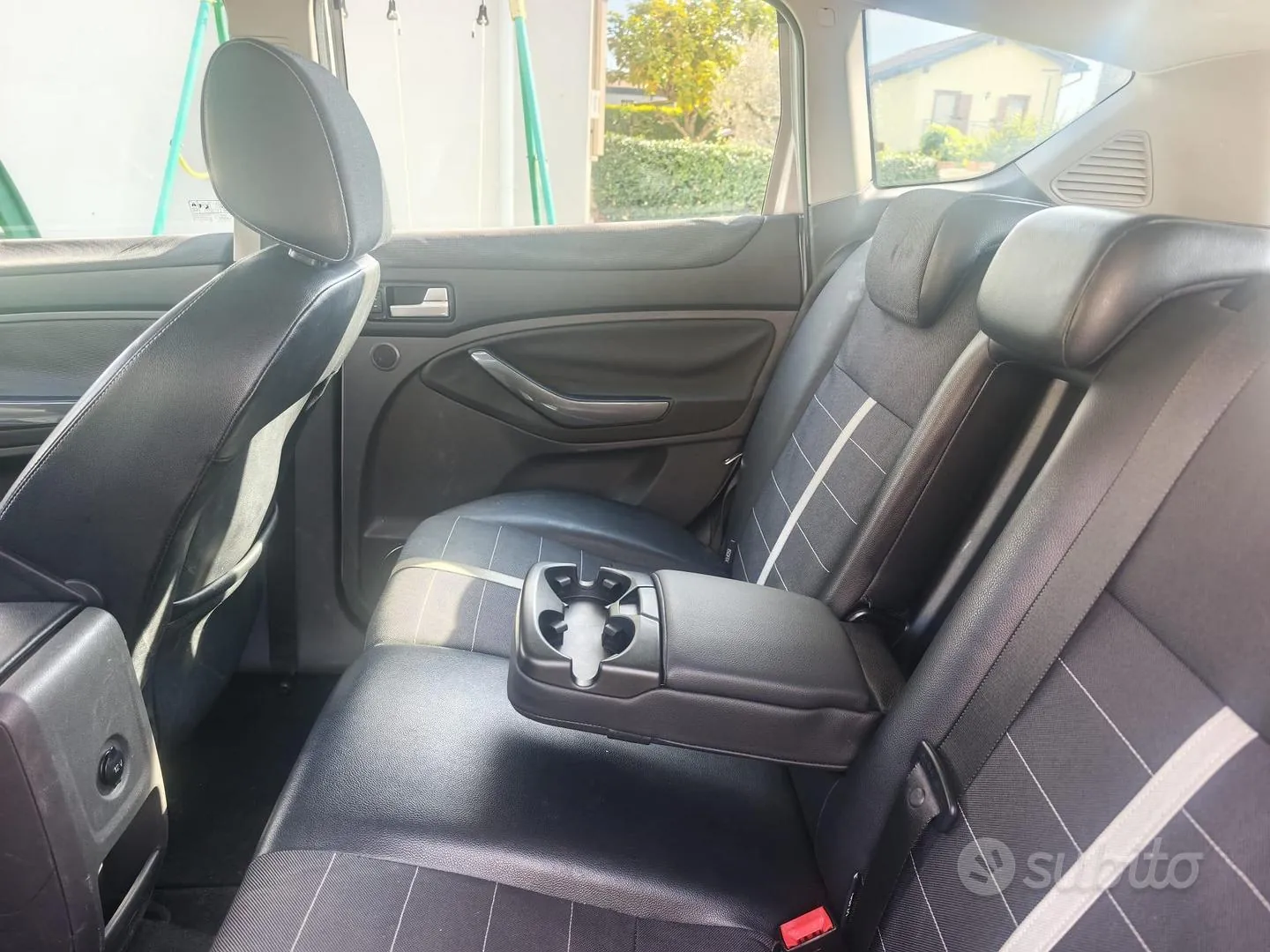 Ford Kuga 2010 photo 4