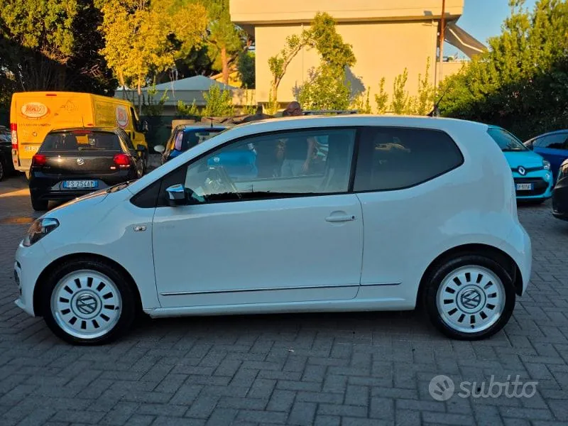 Volkswagen Up 2012 photo 5