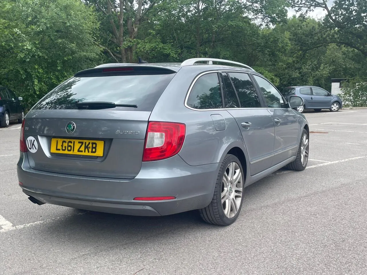 Skoda Superb 2011 photo 5