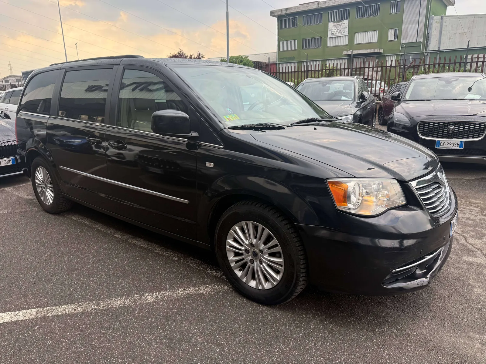 Lancia Voyager 2012 photo 3