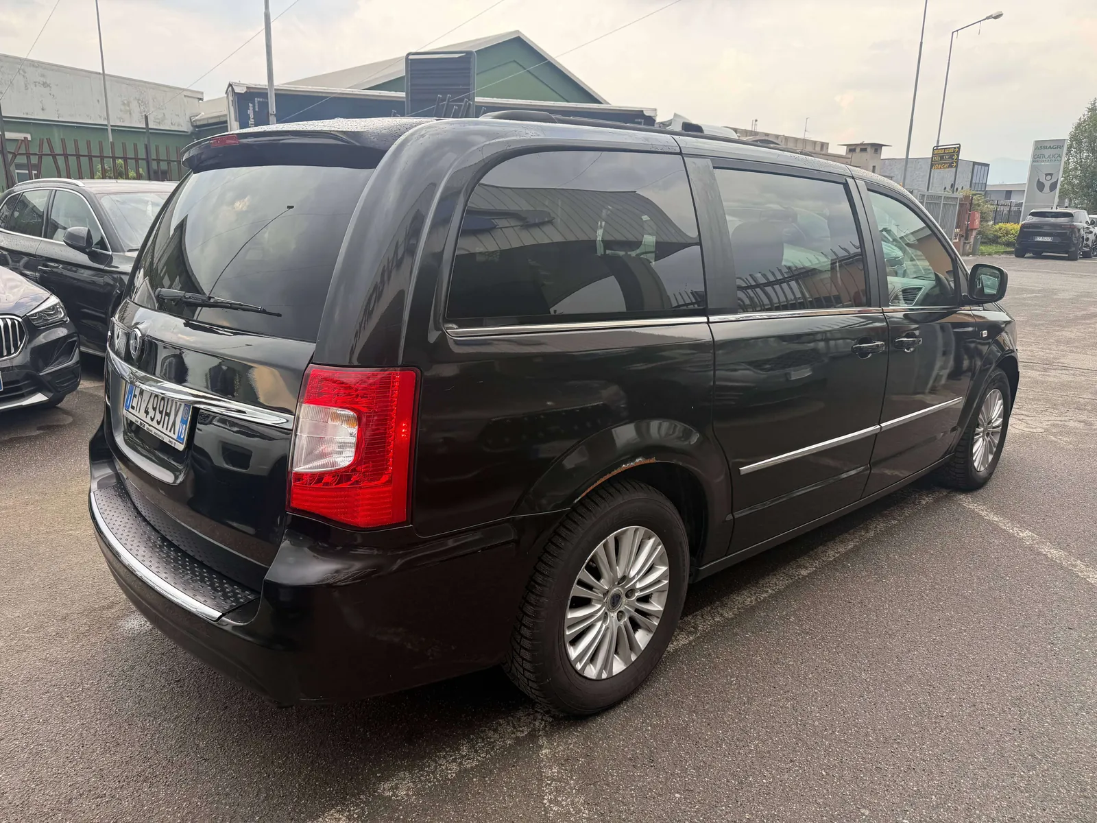 Lancia Voyager 2012 photo 4