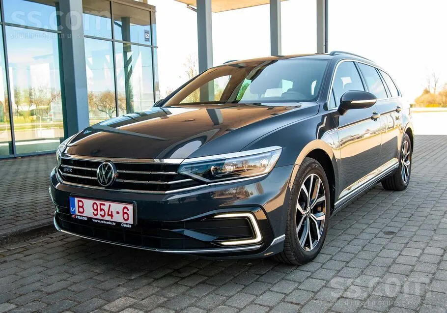 Volkswagen Passat 2021 photo 2