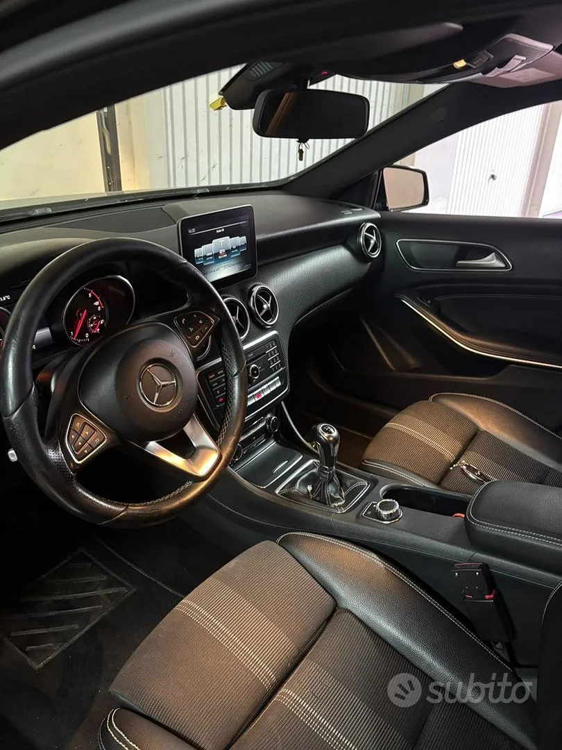 Mercedes-Benz A 2017 photo 2
