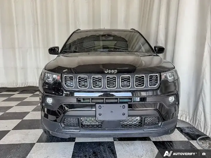 Jeep Compass 2026 photo 2