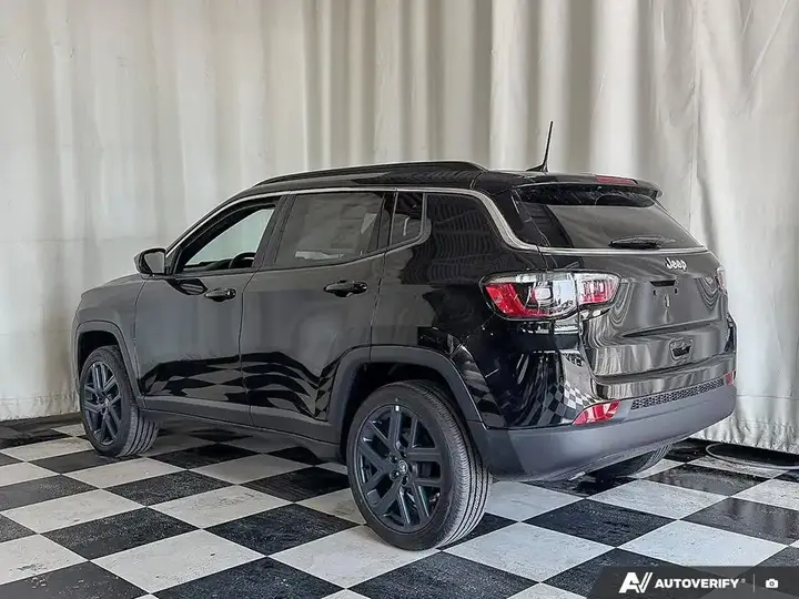 Jeep Compass 2026 photo 4