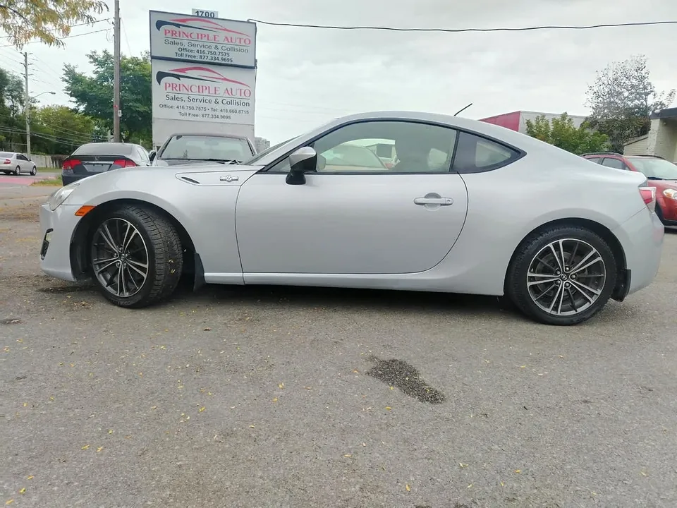 Scion Fr-S 2013 photo 3