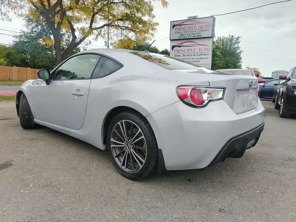 Scion Fr-S 2013 photo 4
