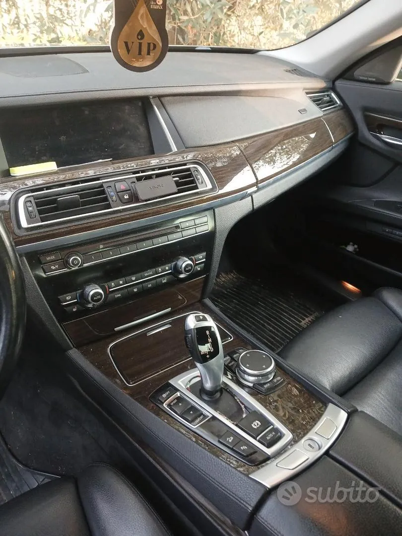 BMW 740 2015 photo 4