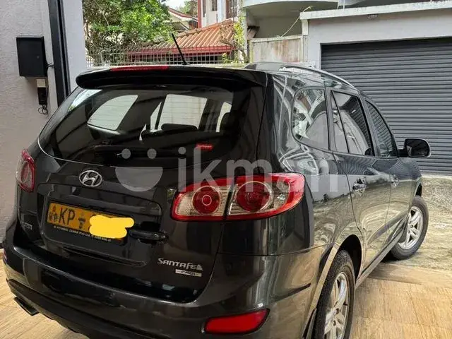 Hyundai Santa Fe 2011 photo 2