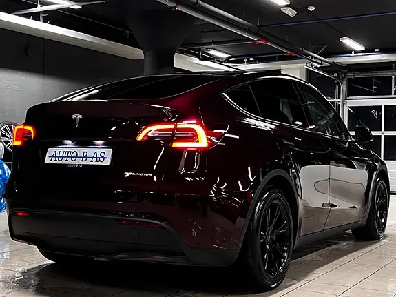 Tesla Model Y 2023 photo 5