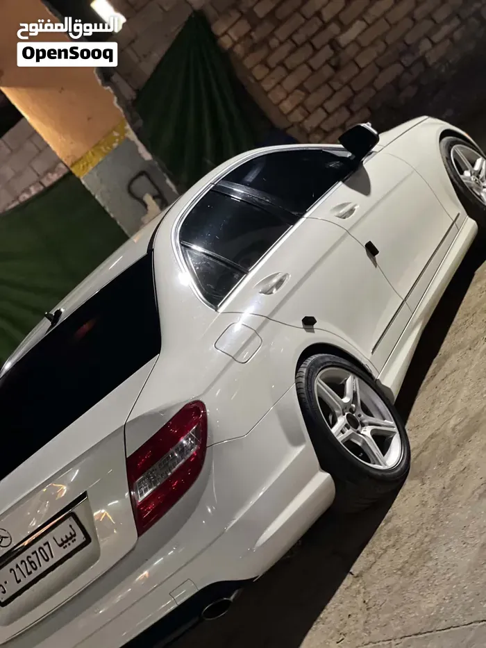 Mercedes-Benz C-Class 2010 photo 2