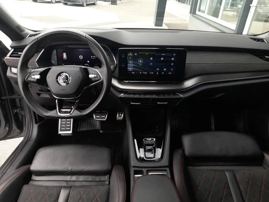 Skoda Octavia 2024 photo 3
