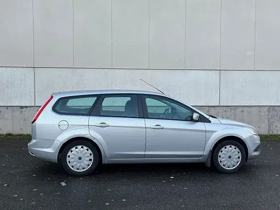 Ford Focus 2010 photo 3