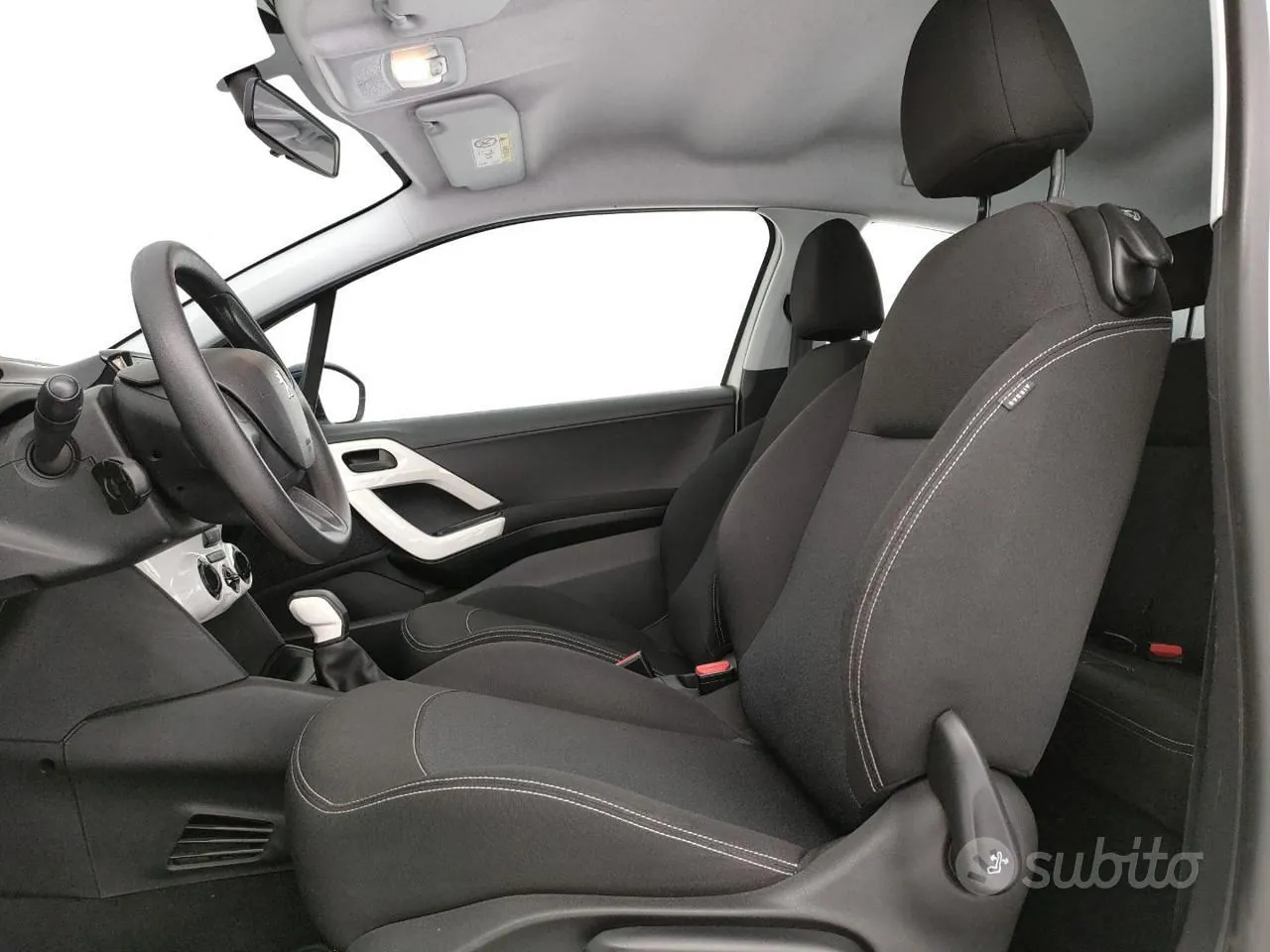 Peugeot 208 2018 photo 5