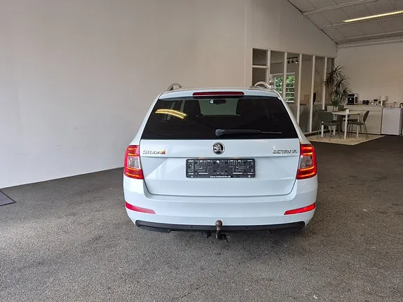 Skoda Octavia 2015 photo 5
