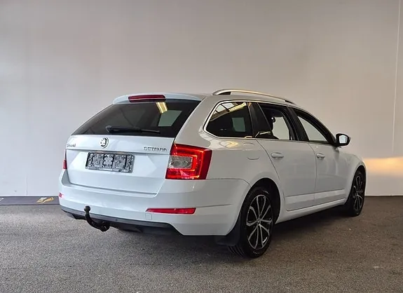 Skoda Octavia 2015 photo 2