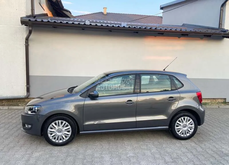 Volkswagen Polo 2010 photo 3