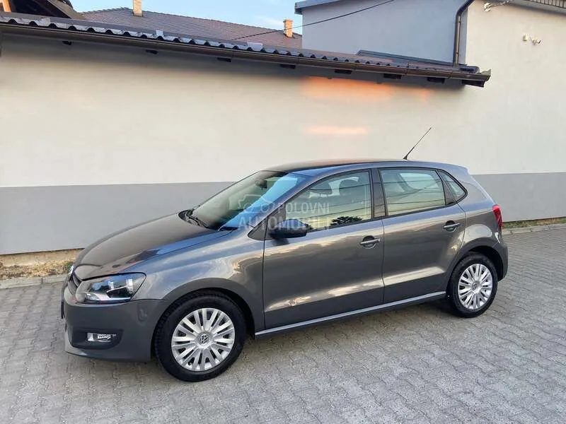 Volkswagen Polo 2010 photo 2