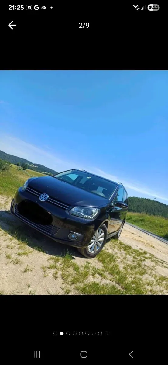 Volkswagen Touran 2011 photo 2