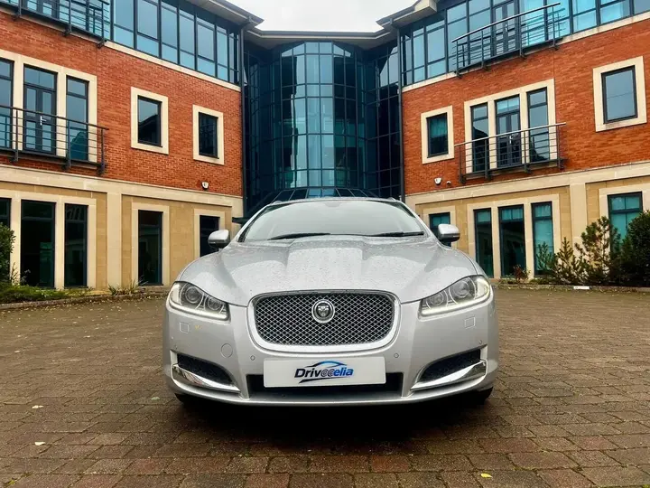 Jaguar Xf 2013 photo 2