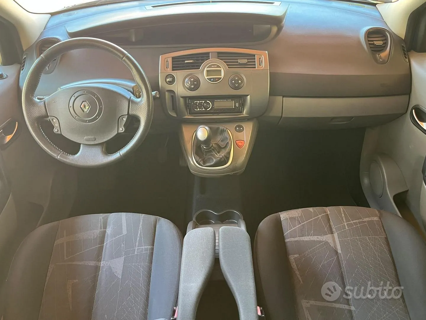 Renault Megane Scenic 2005 photo 4