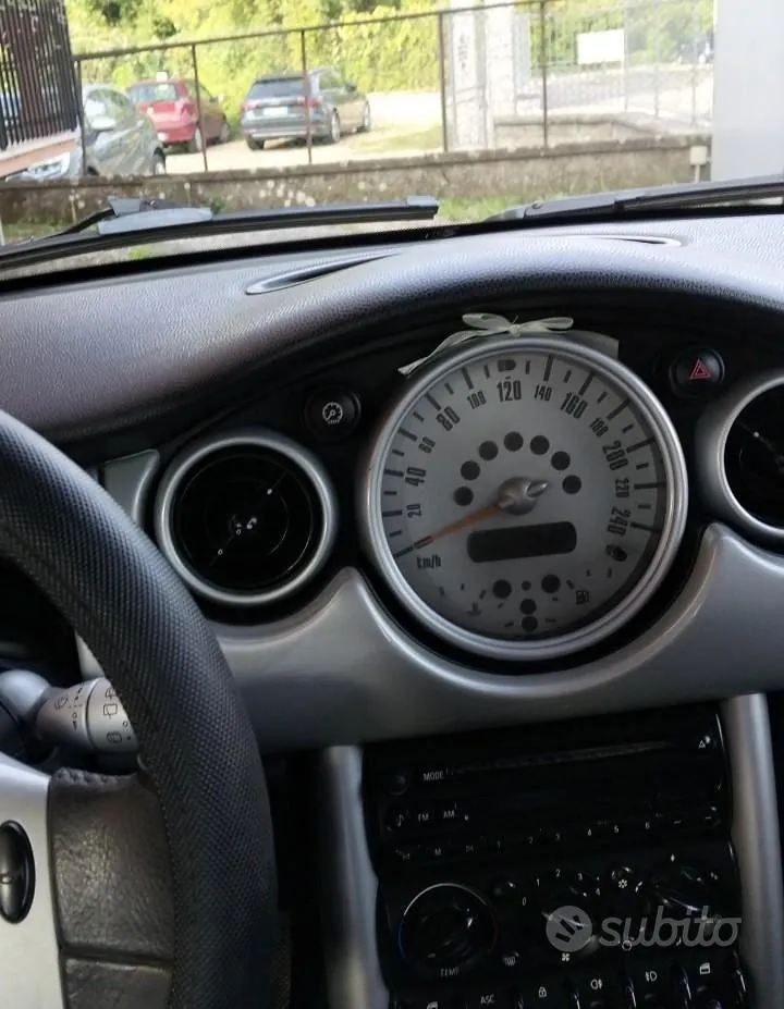 Mini Mini Cooper R50 2003 photo 3