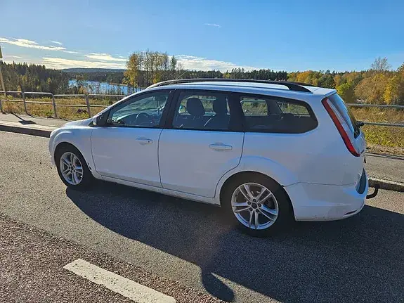 Ford Focus 2010 photo 4