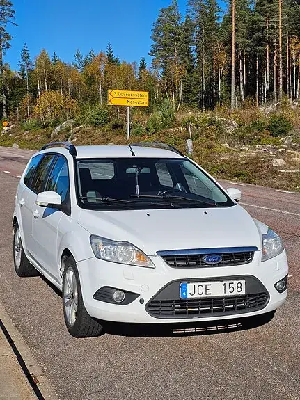 Ford Focus 2010 photo 2