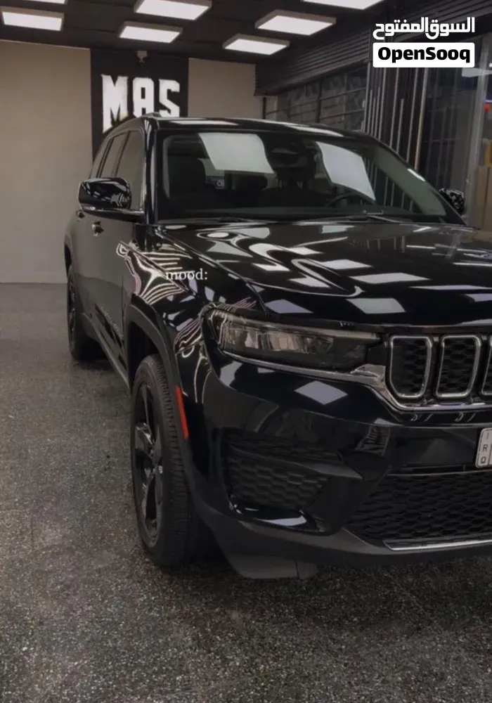 Jeep Grand Cherokee 2023 photo 3