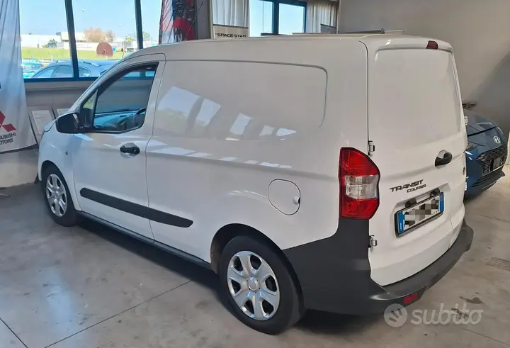 Ford Transit Courier 2022 photo 2