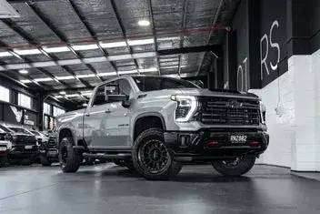 Chevrolet Silverado 2025 photo 2