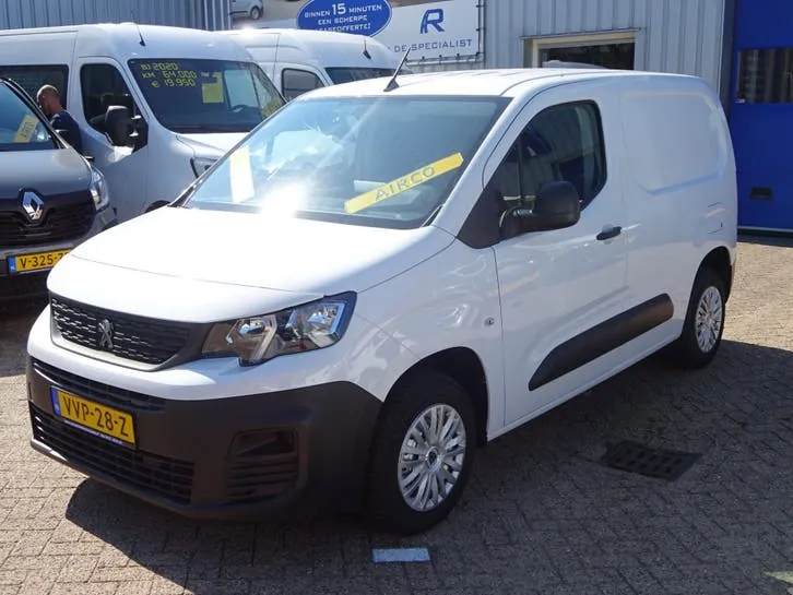Peugeot Partner 2023 photo 2