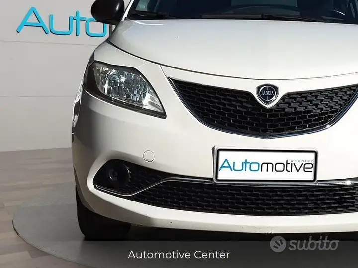 Lancia Ypsilon 2017 photo 2