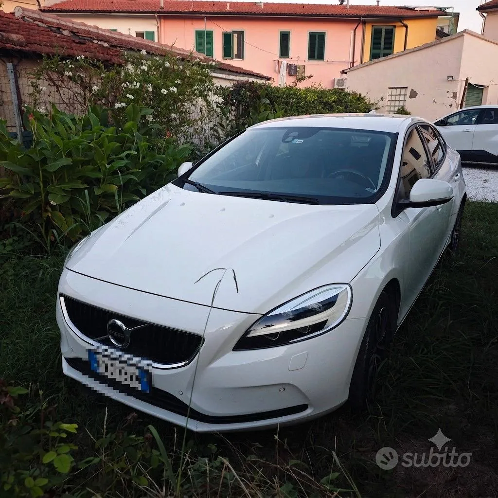 Volvo V40 2019 photo 2