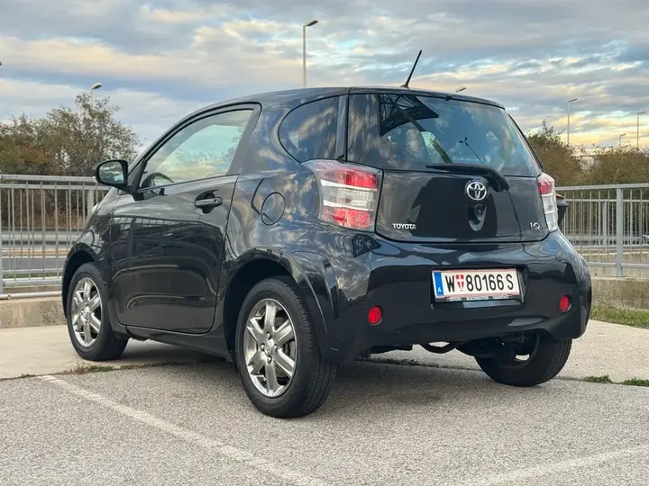 Toyota Iq 2009 photo 3