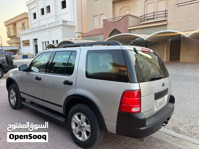 Ford Explorer 2005 photo 4