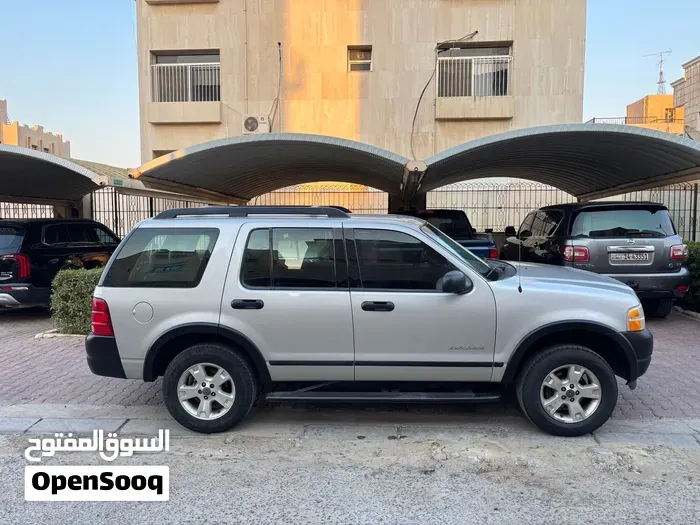 Ford Explorer 2005 photo 3
