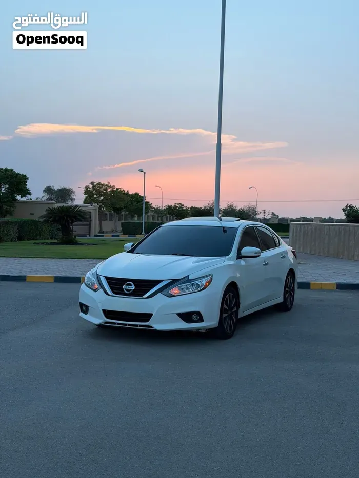 Nissan Altima 2018 photo 2