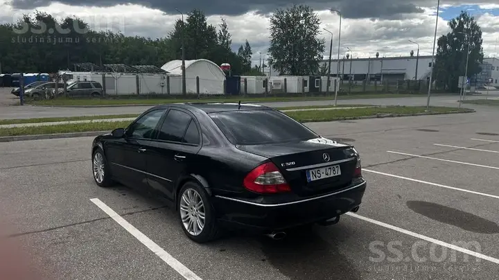 Mercedes-Benz E320 2007 photo 4