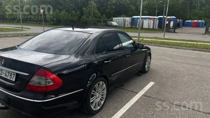 Mercedes-Benz E320 2007 photo 3