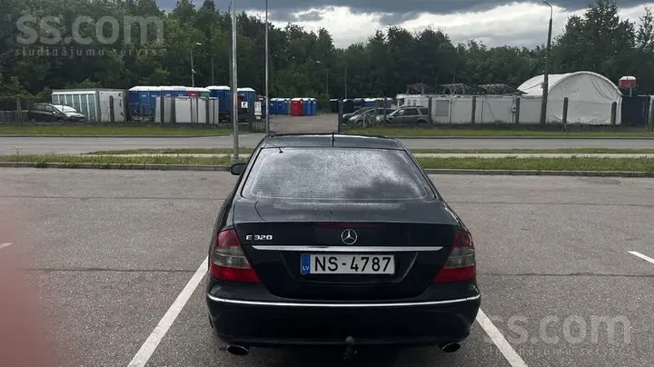 Mercedes-Benz E320 2007 photo 2