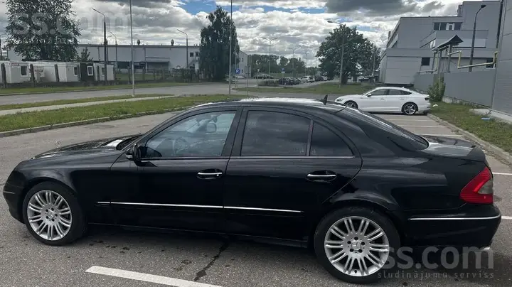 Mercedes-Benz E320 2007 photo 5