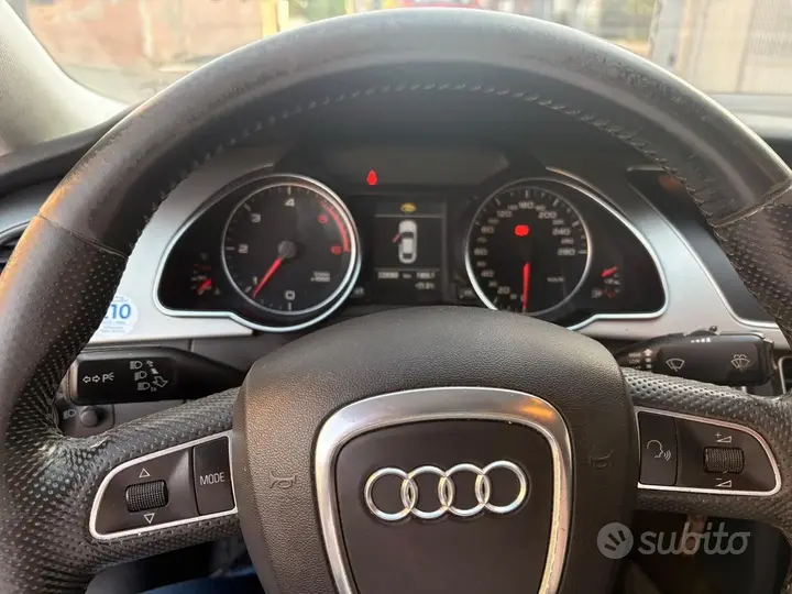 Audi A5 2011 photo 2